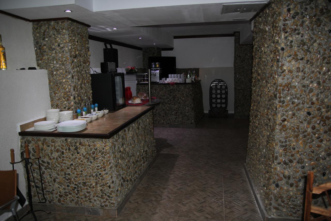 Hotel Doi Taurasi Afumaţi Exterior foto